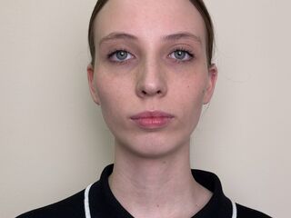 girl topless TenishaSherfey