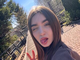 cam girl chatroom ValarieZohn