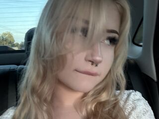 camgirl playing with sextoy VerlieRentar