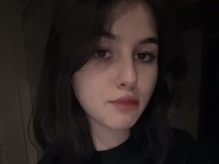 girl chat room WandaDillard