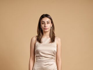naughty camgirl masturbating with vibrator WendolynVigna