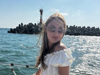 free nude webcam YaekoBrowers